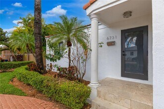 6731 SW 33rd St in Miami, FL - Building Photo - Building Photo
