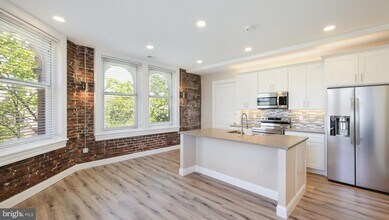 24 N Main St in Doylestown, PA - Building Photo - Building Photo