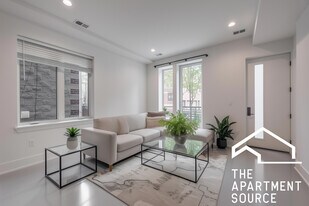 1814 W Thomas St in Chicago, IL - Building Photo