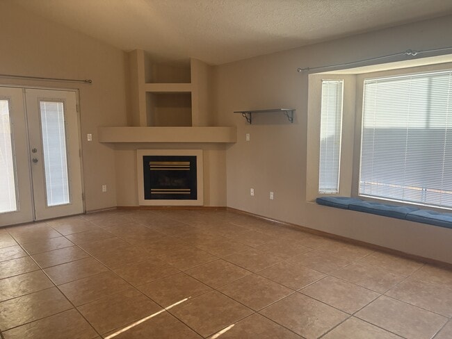 6712 Gleason Ave NW in Albuquerque, NM - Foto de edificio - Building Photo