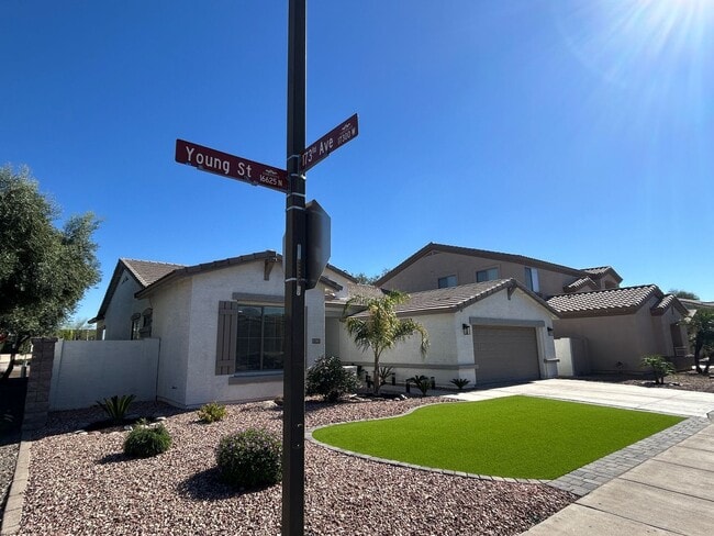 17307 W Young St in Surprise, AZ - Building Photo - Building Photo