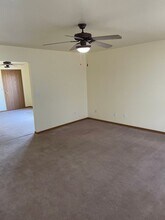 16878 Hurricane Ln, Unit B in St. Robert, MO - Building Photo - Building Photo