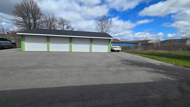 1063 E 16th St, Unit 4 Upstairs in Holland, MI - Building Photo - Building Photo