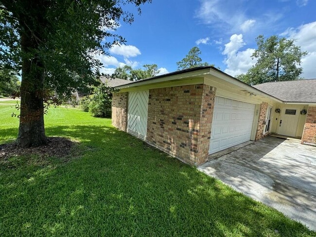 5019 Timber Ridge St in Baytown, TX - Building Photo - Building Photo