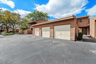 6187 Laurel Ln in Tamarac, FL - Building Photo - Building Photo