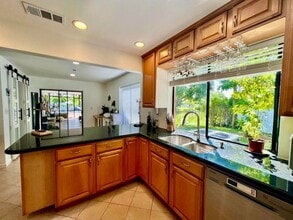 5570 SW 9th Ct in Margate, FL - Foto de edificio - Building Photo