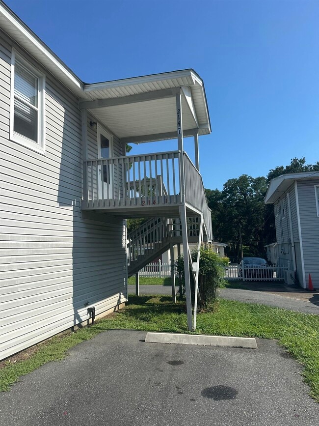 property at 214 W 8th Ave