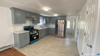 125 Wall St in Torrington, CT - Building Photo
