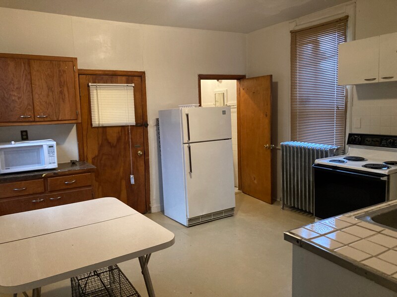 3421 W Kilbourn Ave in Milwaukee, WI - Foto de edificio