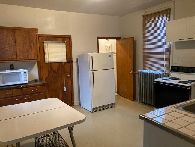 property at 3421 W Kilbourn Ave