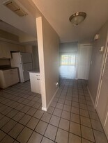706 SE 13th Ct in Cape Coral, FL - Building Photo