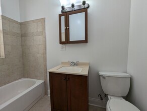 3832 N Fremont St, Unit #3831-217 in Chicago, IL - Building Photo - Building Photo