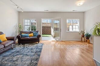 285 Plaza Dr in Chapel Hill, NC - Building Photo - Building Photo