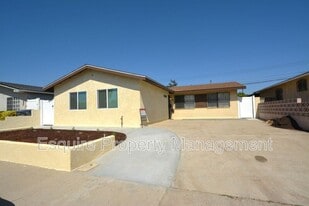 240 Alpine St in Oxnard, CA - Building Photo