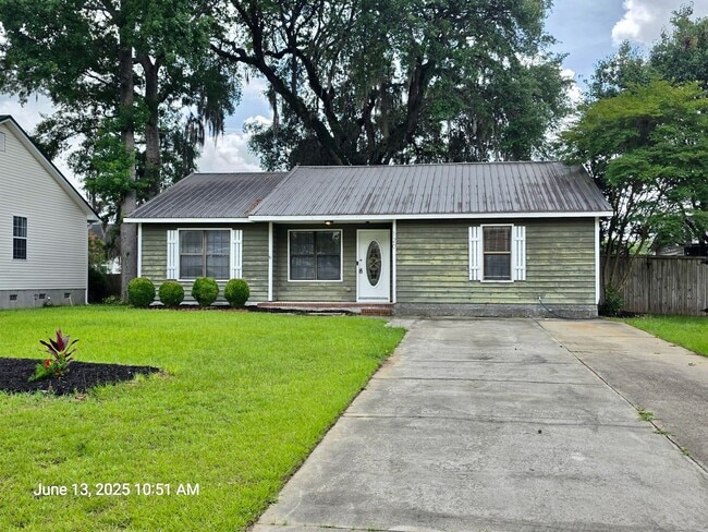 120 Evergreen Magnolia Ave