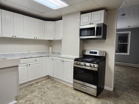 32 Charles St in Lodi, NJ - Building Photo