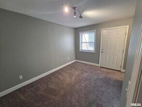 1102 Mound St in Davenport, IA - Building Photo - Building Photo