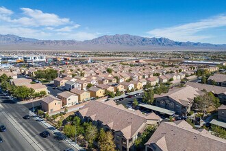 8250 GRAND CANYONUNIT in Las Vegas, NV - Building Photo - Building Photo
