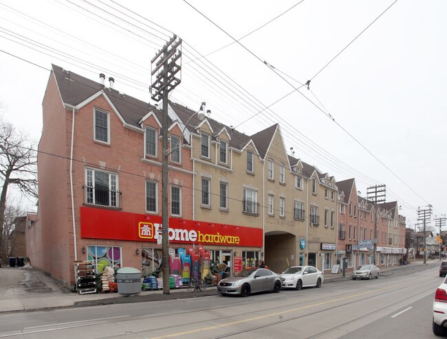 Glen Manor in Toronto, ON - Building Photo - Building Photo