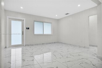 820 NW 31st Ave in Miami, FL - Building Photo - Building Photo