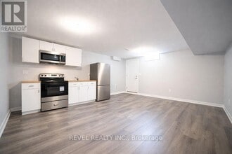 31 Mair Ave in Brantford, ON - Building Photo - Building Photo