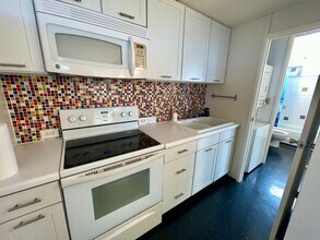 1060 Kamehameha Hwy in Pearl City, HI - Building Photo - Building Photo