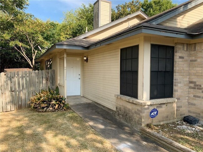 11803 Lochridge Dr in Austin, TX - Building Photo - Building Photo