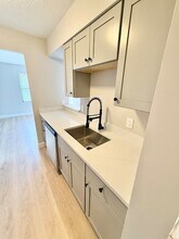 69-69 Msgr Patrick J Lydon Way, Unit 306 in Boston, MA - Foto de edificio - Building Photo