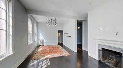 371 Harvard St, Unit 2 in Cambridge, MA - Foto de edificio - Building Photo