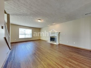 940 Fox Croft Pl in Trenton, OH - Building Photo - Building Photo