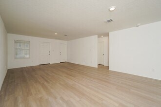 4243 Southton Mere in San Antonio, TX - Building Photo - Building Photo