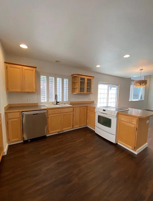 10764 Maltese Falcon Ave in Las Vegas, NV - Building Photo - Building Photo