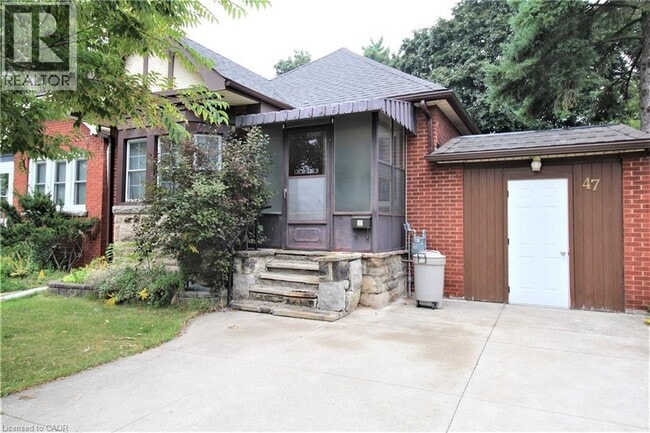 property at 47 Marion Ave S