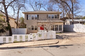 802 Oakland Ave in Austin, TX - Building Photo - Building Photo