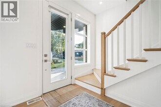 8 Paxton Ave in St Catharines, ON - Building Photo - Building Photo