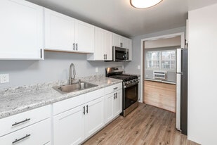 Hackensack Gardens in Hackensack, NJ - Building Photo