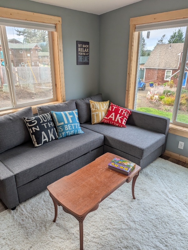 3663 NE East Devils Lake Rd in Otis, OR - Foto de edificio - Building Photo