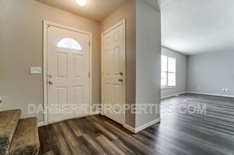 1103 Searles Rd in Toledo, OH - Building Photo - Building Photo