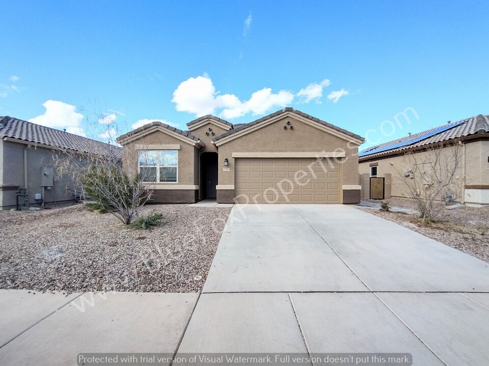 10223 N Crooked Peak Trail in Marana, AZ - Building Photo