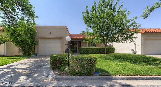 6167 Los Felinos Cir in El Paso, TX - Building Photo - Building Photo