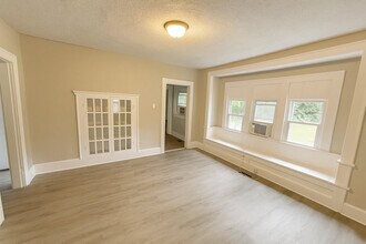 1302 Lindley Ave in Indianapolis, IN - Building Photo - Building Photo