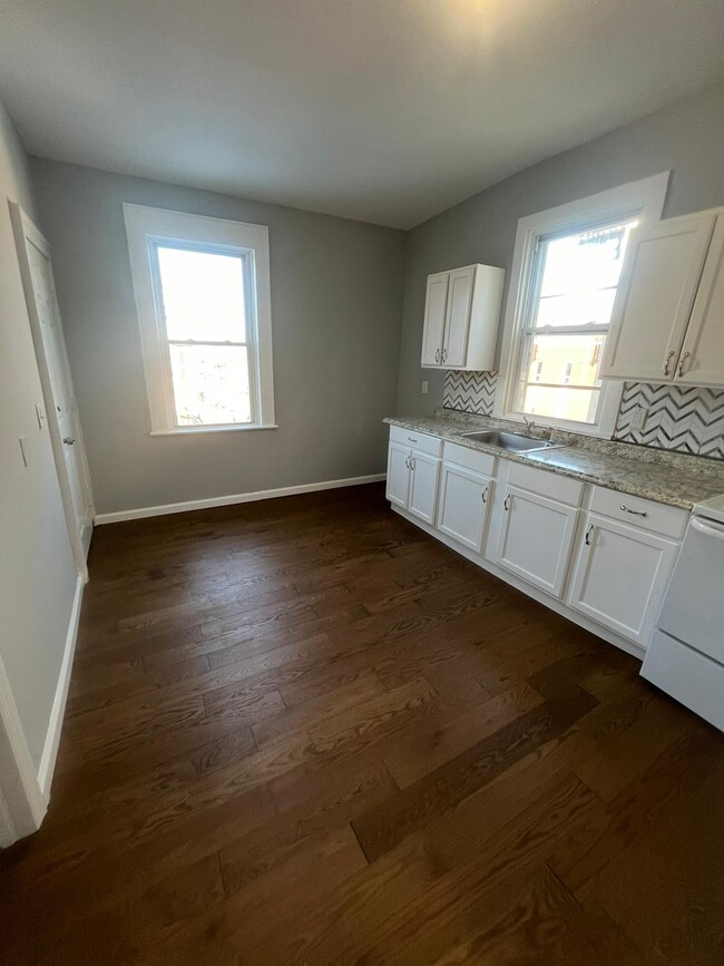 36 Tremont St, Unit 2 in Irvington, NJ - Building Photo - Building Photo