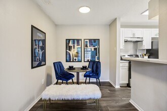 The Vibe Apartments in Austin, TX - Foto de edificio - Building Photo