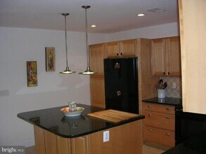 1102 E Holly Ave in Sterling, VA - Building Photo - Building Photo