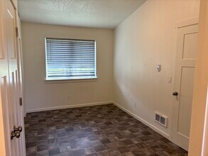 2606 NE 33rd St, Unit 2606 in Lincoln City, OR - Foto de edificio - Building Photo