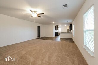 521 Scarborough Cv in Jarrell, TX - Building Photo - Building Photo