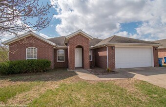 3707 SW Carriageway Ave in Bentonville, AR - Building Photo - Building Photo