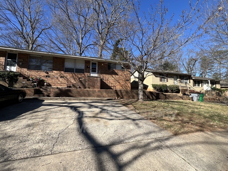 4900 Highlake Dr in Charlotte, NC - Building Photo