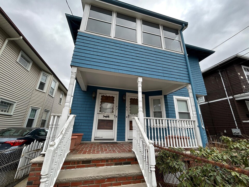 45 Moreland St, Unit 1 in Somerville, MA - Foto de edificio