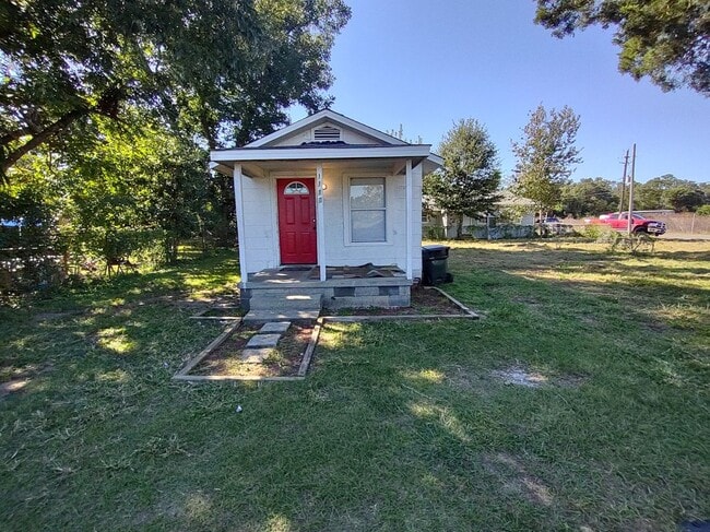 property at 1119 N Q St